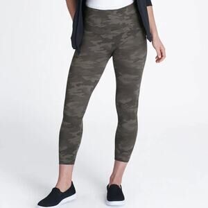 Spanx Look At Me Now seamless cropped camo print active athleisure leggings